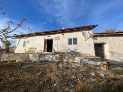 Bolvadin Merkez Satılık Müstakil Ev 3+1 520 M2 | Komple Bina | Soba