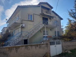 Bolvadin Merkez Kiralık Daire 4+1 140 M2 | 1. Kat | Kombi | 1 Banyo | 1 Yatak Odası