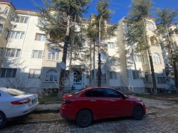 Bolvadin Merkez Satılık Daire 2+1 90 M2 | 2. Kat | Kombi | 1 Banyo | 1 Yatak Odası