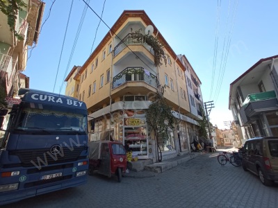 Hasır Pazarında Ara Katta 3+1 Satılık Daire Bolvadin