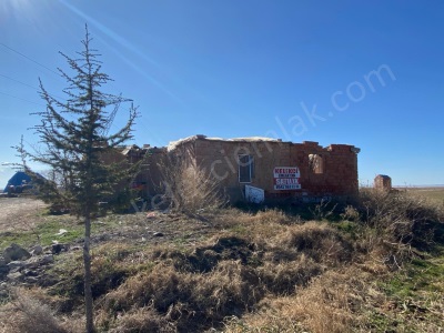 Çayırlarda(Malazgirt Mahallesi)Besi Çiftliği Satılık Tarla Bolvadin