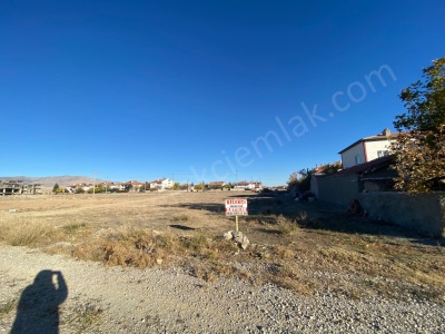 1 Bolova Evleri Yanında Satılık Arsa Afyon Bolvadin