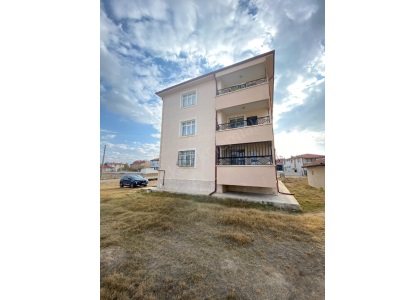 Selçuklu Mahallesinde Eşyalı 3+1 Kiralık Daire Bolvadin