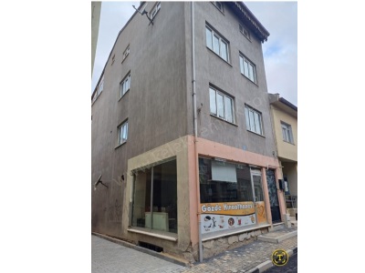 Çarşı Merkezde + 3 Kat Mesken 2+1 Satılık Dükkan Bolvadin