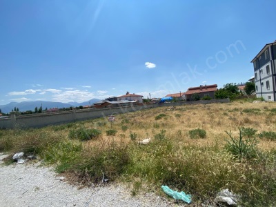 Hacı Oğlu Camii Karşısında Doğu Cepheli Satılık Arsa Bolvadin