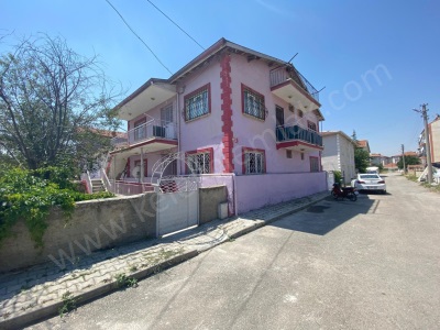 Bağlarbaşında 2 Katlı Müstakil Bina 3+1 Satılık Ev Bolvadin