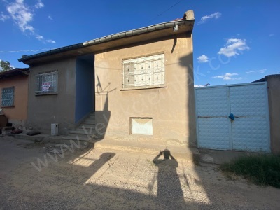 Aydınlar Mahallesi Özden Sokakta Tek Katlı Müstakil 3+1 Satılık Ev Bolvadin