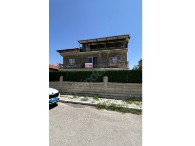 Hisar Mahallesinde 2 Katlı Müstakil Bina 4+1 Satılık Ev Bolvadin