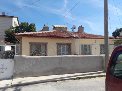 Mezar Evlerinde Müstakil Bina 2+1 Satılık Ev Afyon Bolvadin