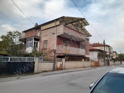 Konak Mahallesinde Satılık Müstakil Ev Bina 3+1 Bolvadin