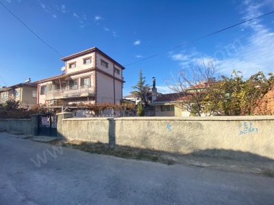 Çardaklı Mahallesi Şeker Sokakta 2 Katlı Müstakil 3+1 Satılık Ev Bolvadin