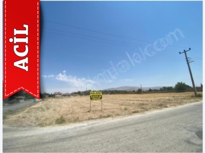 Şıhlar Mahallesinde Köşe Parsel Acil Satılık Arsa Bolvadin
