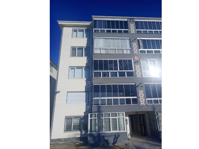 Yiğitevler Apartmanında Ara Katta Satılık Daire 3+1 Bolvadin