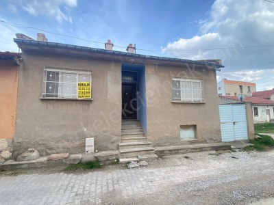 Aydınlar Mahallesi Özden Sokakta Kiralık Müstakil Ev Tek Katlı 3+1 Bolvadin