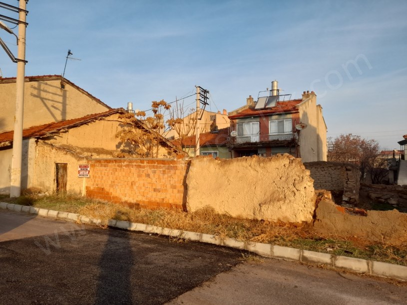 HASTANE MAHALLESİNDE ESKİ BİMİN YANINDA ARSA