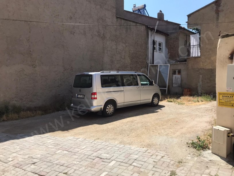 ALACA MAHALLESİ HACI HALİFE ÇIKMAZINDA ARSA