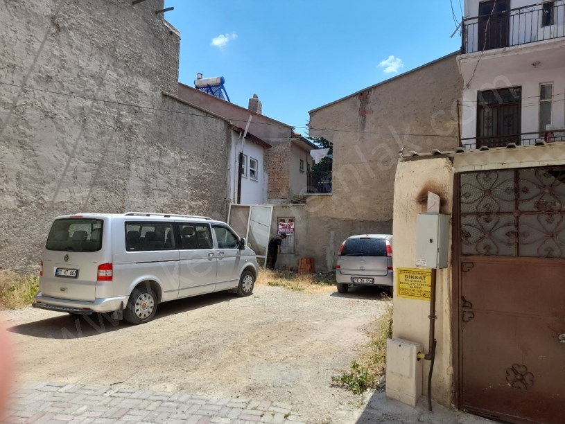 ALACA MAHALLESİ HACI HALİFE ÇIKMAZINDA ARSA