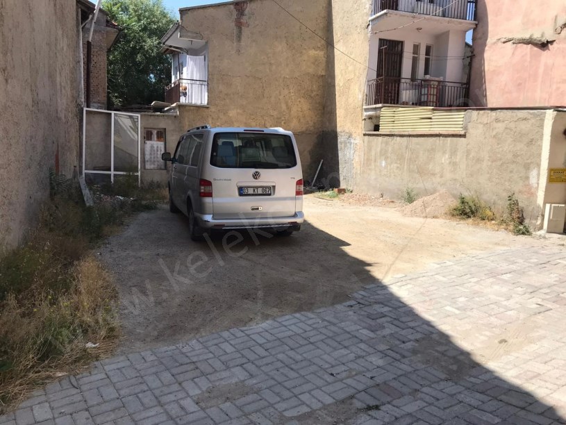 ALACA MAHALLESİ HACI HALİFE ÇIKMAZINDA ARSA