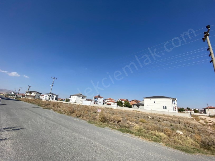 SELÇUKLU MAHALLESİ BÖLÜK SOKAKTA ÇEVRE YOLUNA YAKIN ARSA