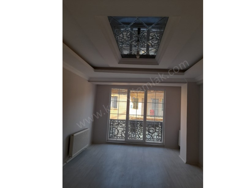 LALASİNANPAŞA MAHALLESİNDE SATILIK  DAİRELER