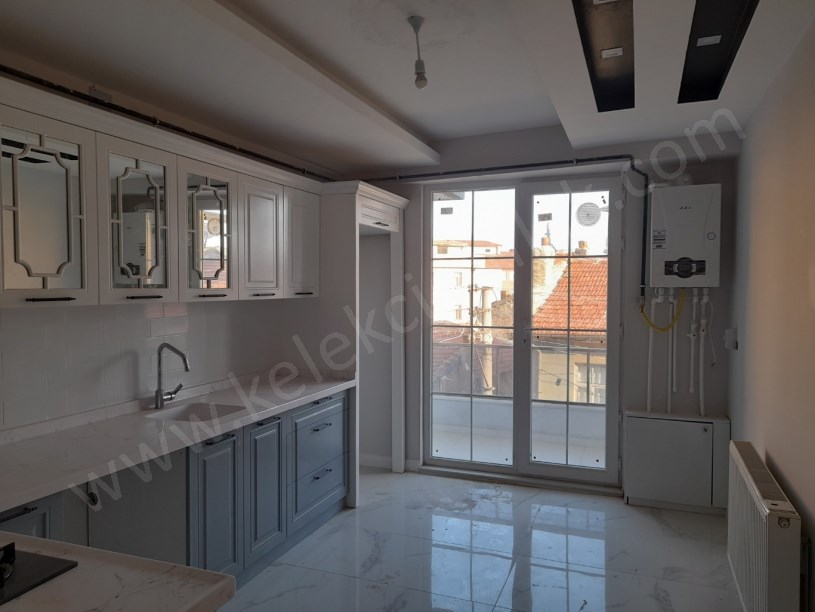 LALASİNANPAŞA MAHALLESİNDE SATILIK  DAİRELER