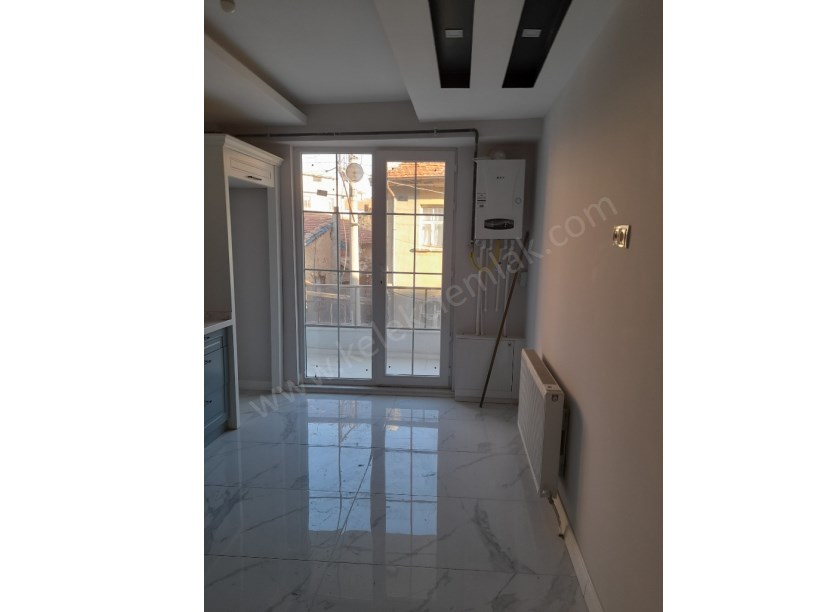 LALASİNANPAŞA MAHALLESİNDE SATILIK  DAİRELER