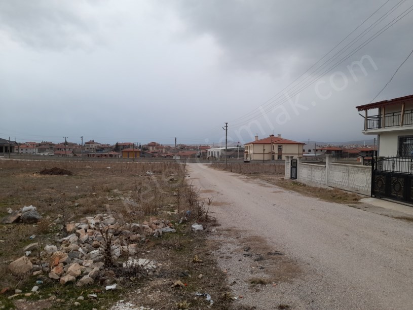 BAĞLARÜSTÜ BABAKÜSTÜ SOKAKTA ARSALAR