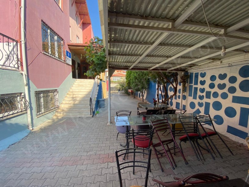 İSTASYON CADDESİNDE ÖĞRENCİ YURDU VE CAFE