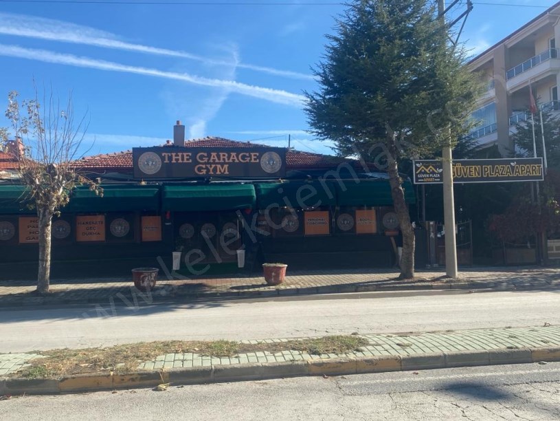 İSTASYON CADDESİNDE ÖĞRENCİ YURDU VE CAFE