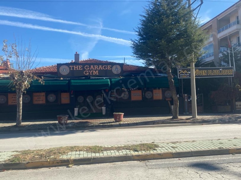 İSTASYON CADDESİNDE ÖĞRENCİ YURDU VE CAFE