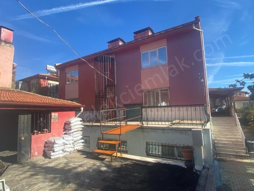 İSTASYON CADDESİNDE ÖĞRENCİ YURDU VE CAFE