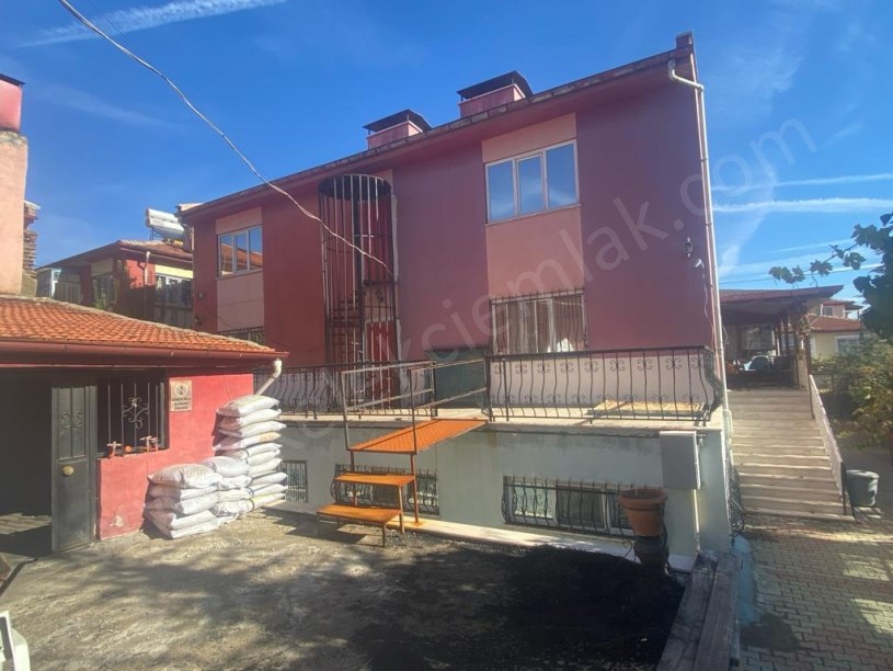 İSTASYON CADDESİNDE ÖĞRENCİ YURDU VE CAFE
