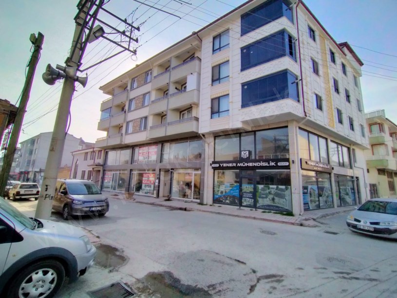 BEKİRAĞA CADDESİNDE SATILIK DÜKKAN