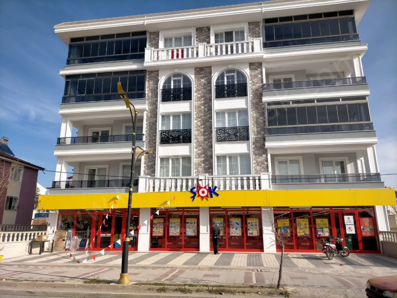 ŞEHİTLER CADDESİNDE SATILIK DÜKKAN