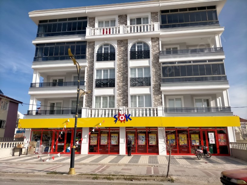 ŞEHİTLER CADDESİNDE SATILIK DÜKKAN