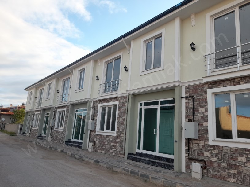 BUCAK (KESTEMET)MAHALLESİNDE LÜKS VİLLALAR