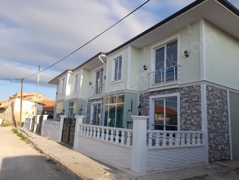 BUCAK (KESTEMET)MAHALLESİNDE LÜKS VİLLALAR