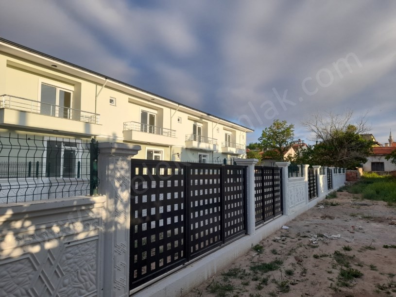 BUCAK (KESTEMET)MAHALLESİNDE LÜKS VİLLALAR