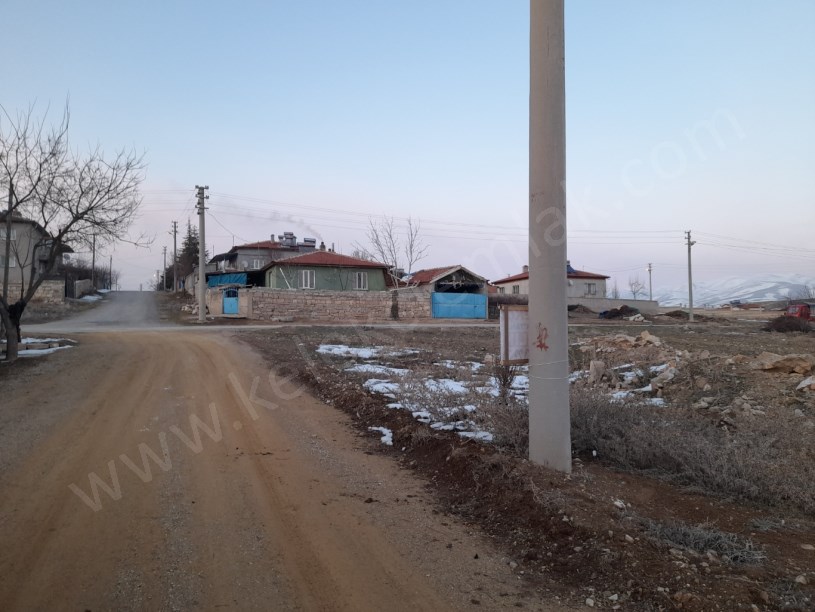 BAĞLARÜSTÜ (TAŞAĞIL)CEVHER SOKAKTA BATI CEPHELİ ARSA