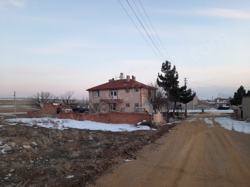 BAĞLARÜSTÜ (TAŞAĞIL)CEVHER SOKAKTA BATI CEPHELİ ARSA