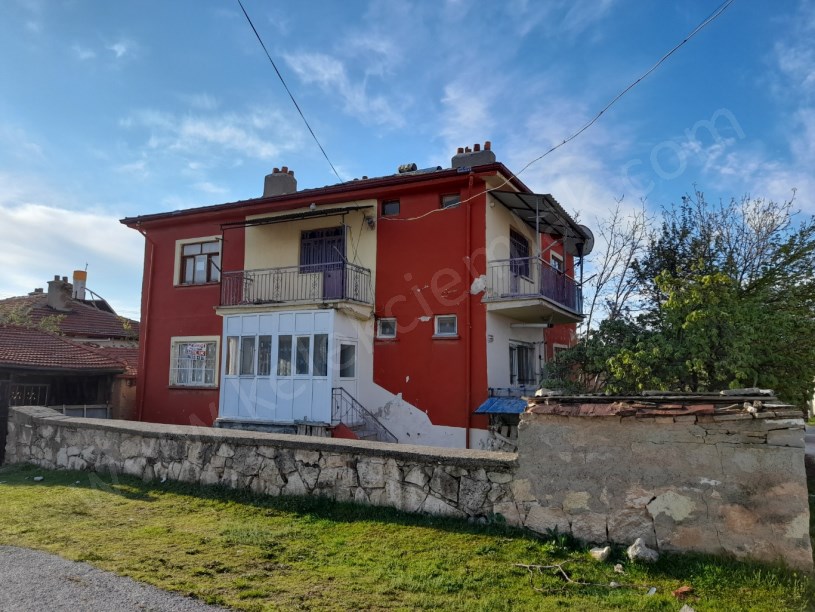 BAĞLARÜSTÜ PAŞA SOKAKTA 2 KATLI MÜSTAKİL EV
