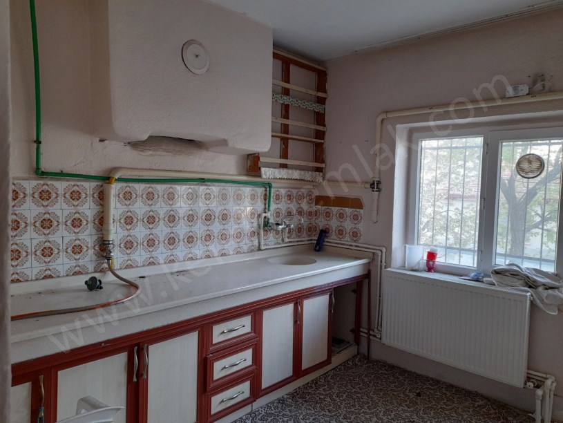 BAĞLARÜSTÜ PAŞA SOKAKTA 2 KATLI MÜSTAKİL EV