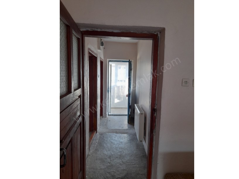 BAĞLARÜSTÜ PAŞA SOKAKTA 2 KATLI MÜSTAKİL EV