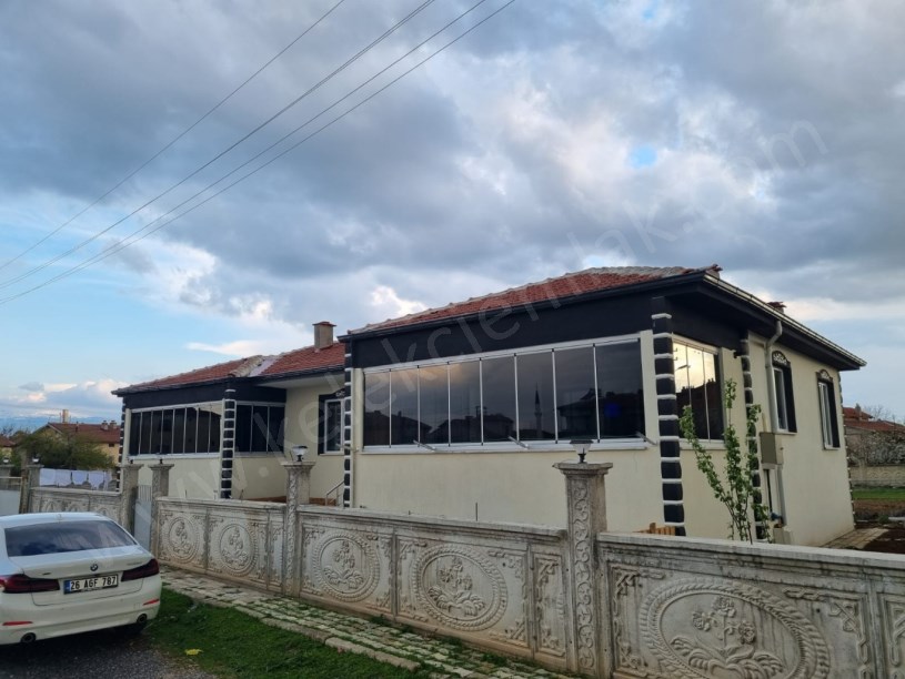 BAĞLARÜSTÜ MUTLU SOKAKTA KÖŞE BAŞINDA TEK KATLI MÜSTAKİL EV