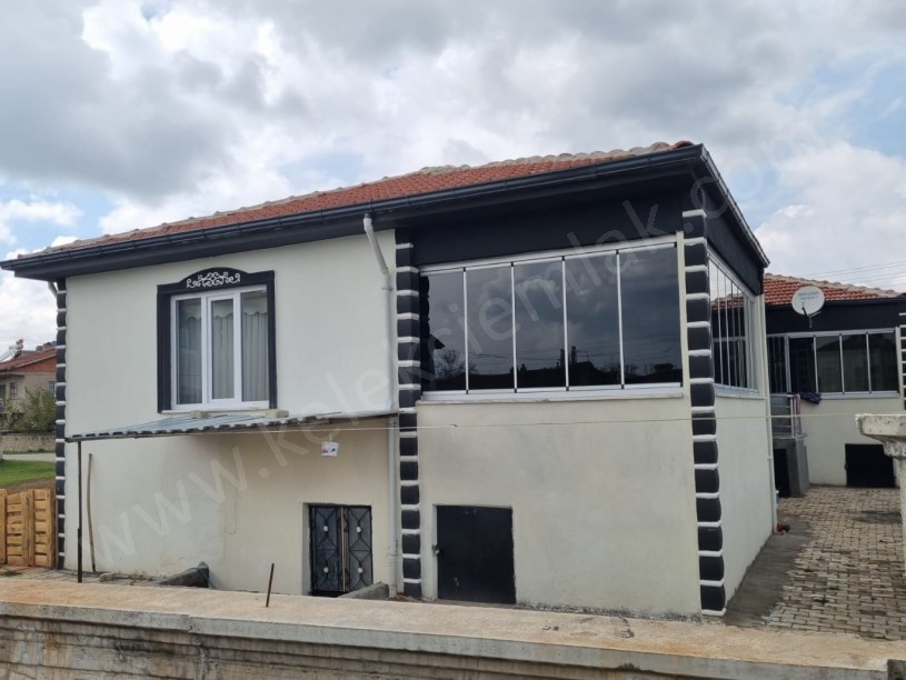 BAĞLARÜSTÜ MUTLU SOKAKTA KÖŞE BAŞINDA TEK KATLI MÜSTAKİL EV