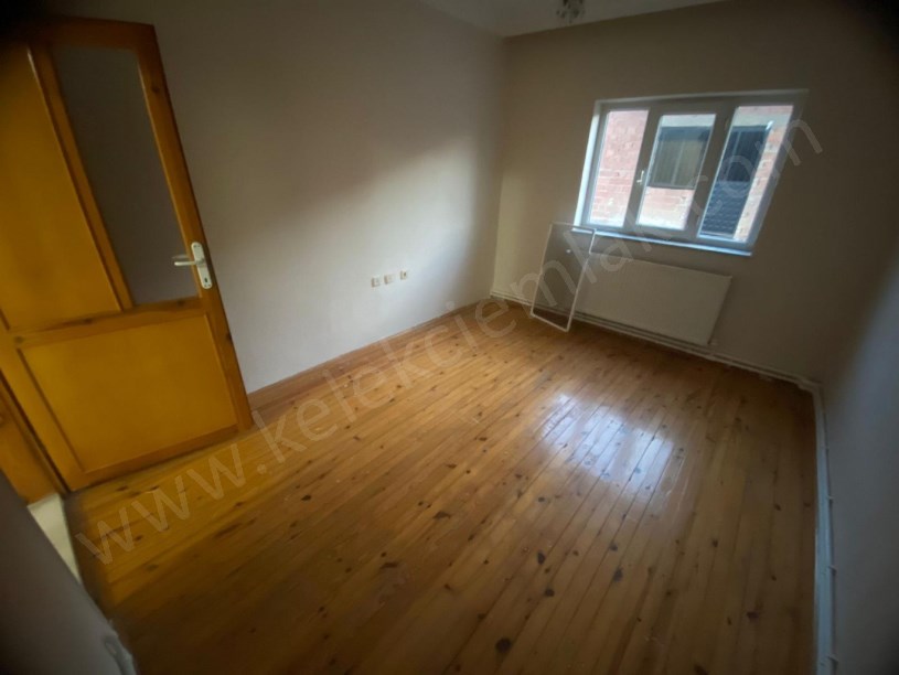 BADEMLİ MAHALLESİ SEYİTGAZİ SOKAKTA 3 KATLI BİNA