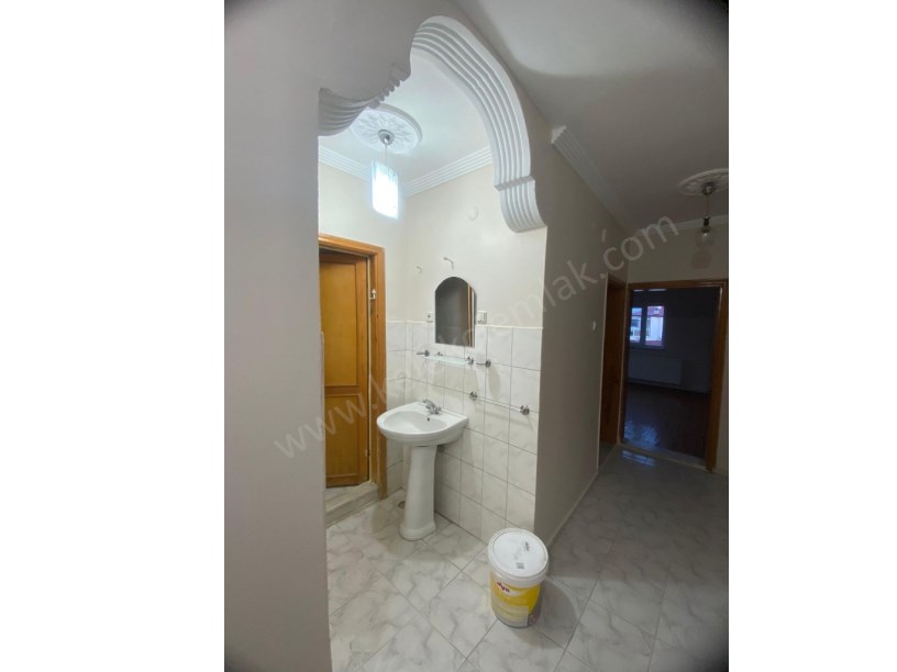 BADEMLİ MAHALLESİ SEYİTGAZİ SOKAKTA 3 KATLI BİNA
