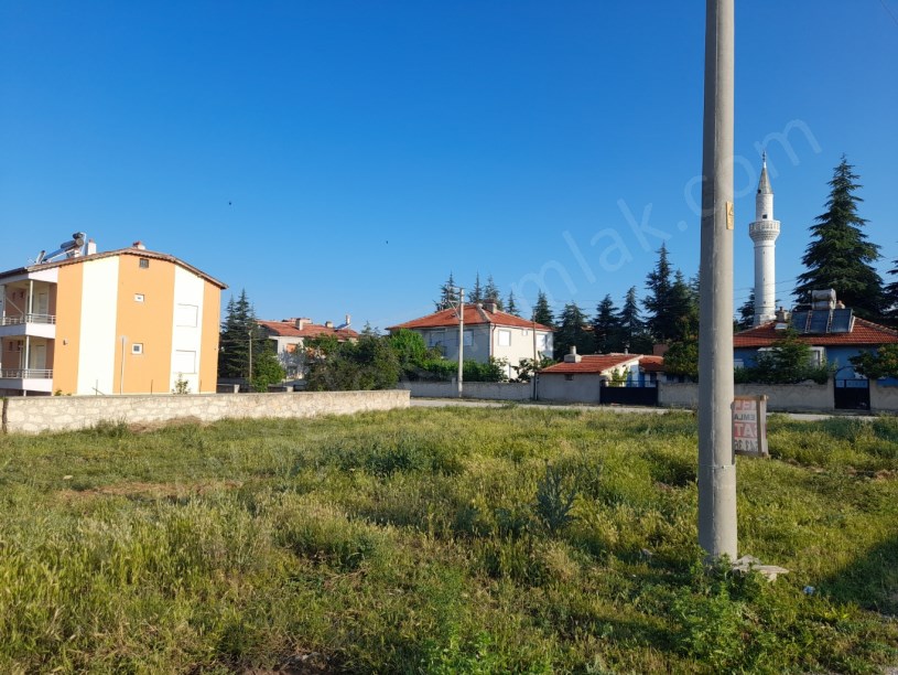 BAĞLARÜSTÜ KAPLAN SOKAKTA KÖŞE BAŞINDA 3 ADET ARSA