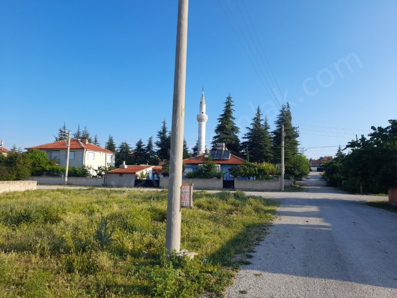BAĞLARÜSTÜ KAPLAN SOKAKTA KÖŞE BAŞINDA 3 ADET ARSA