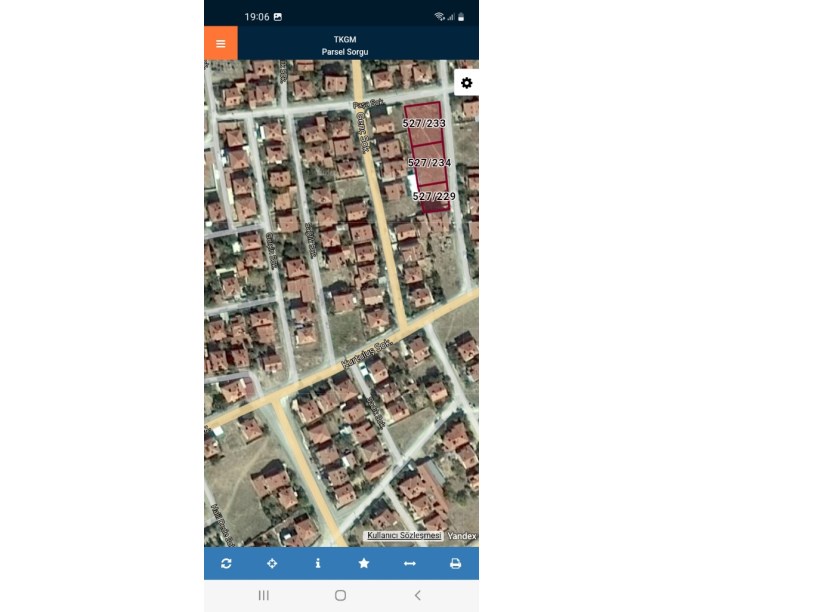 BAĞLARÜSTÜ KAPLAN SOKAKTA KÖŞE BAŞINDA 3 ADET ARSA